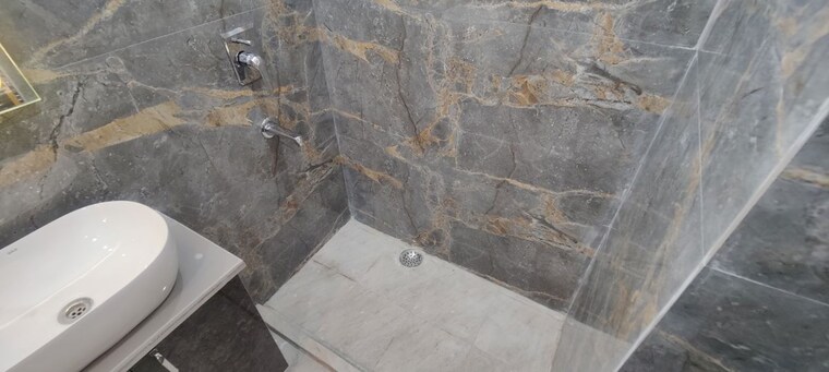 Bathroom, dayanand colony 1 RK 900 Sq.Ft. Builder Floor In Dayanand Colony Delhi 10423872