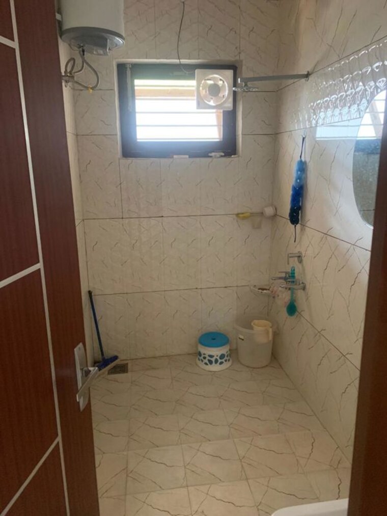 Bathroom, ghazipur 4 Bedroom 2228 Sq.Ft. Independent House In Ghazipur Zirakpur 10423864