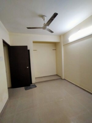 Room in 1 BHK Apartment at Kailash Tower Virar West, Virar West – for Rent