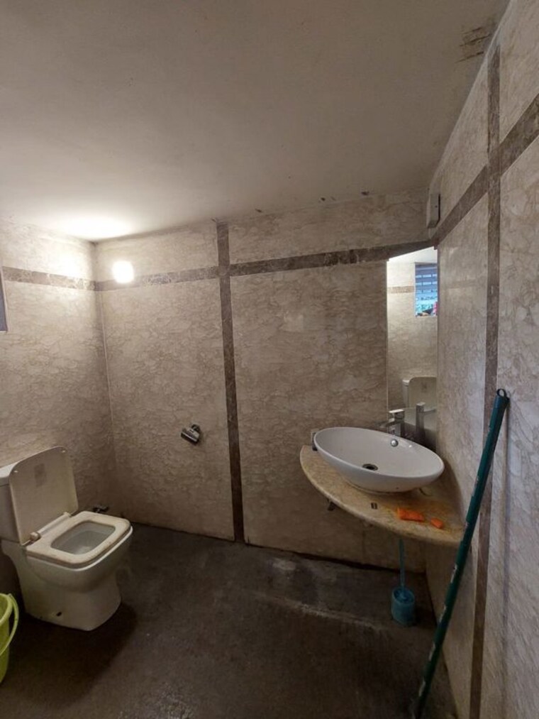 Bathroom, porvorim 1 Bedroom 600 Sq.Ft. Builder Floor In Porvorim Goa 10423921