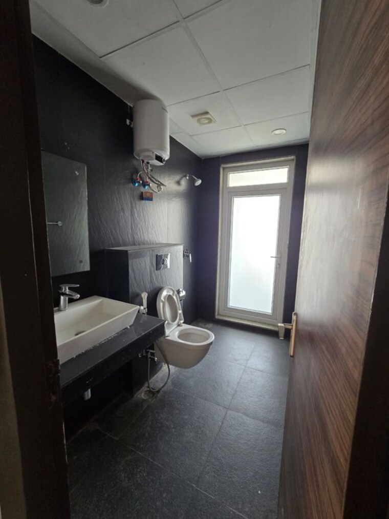 Bathroom, krrish-provence-estate 4 Bedroom 5800 Sq.Ft. Apartment In Gurgaon Faridabad Road Gurgaon 10423883