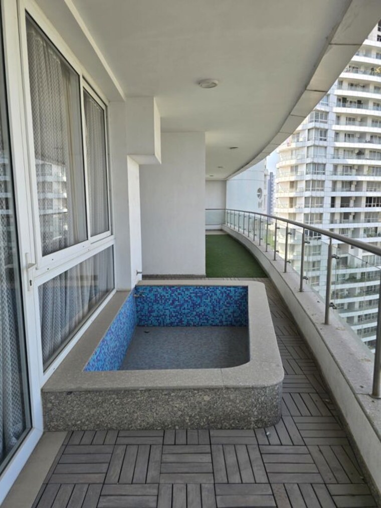 Balcony, krrish-provence-estate 4 Bedroom 5800 Sq.Ft. Apartment In Gurgaon Faridabad Road Gurgaon 10423883