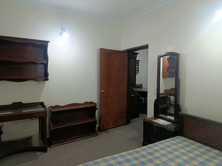 Bedroom, vasant kunj 3.5 Bedroom 2200 Sq.Ft. Apartment In Vasant Kunj Delhi 10419033