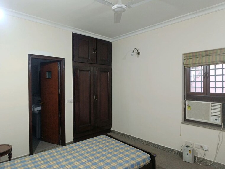 Bedroom, vasant kunj 3.5 Bedroom 2200 Sq.Ft. Apartment In Vasant Kunj Delhi 10419033