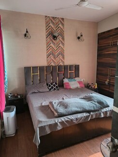 2 BHK + Basement Apartment For Rent in Jaypee Greens Kosmos
