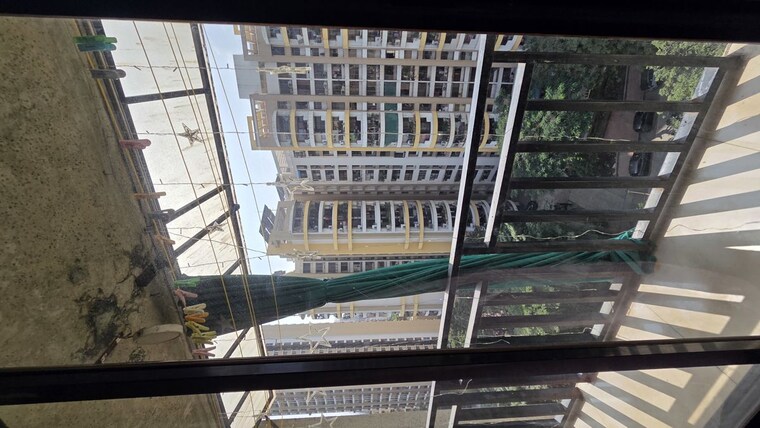 Balcony, brahmand  1600 Sq.Ft. Apartment In Brahmand Thane 10423942