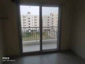 Room in 2 BHK Apartment at MCOR Vilaasam, Ameenpur – for Rent