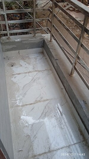 Balcony in 1 BHK Builder Floor at Sushant Lok I – for Rent