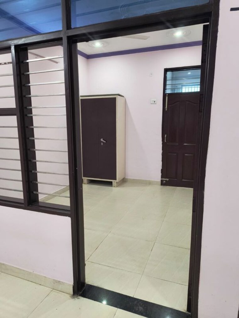 Room, sector 43 2 Bedroom 200 Sq.Yd. Builder Floor In Sector 43 Gurgaon 10424062