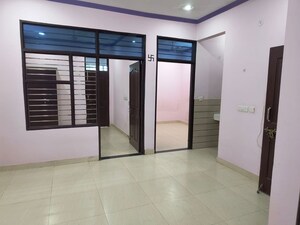 Room in 2 BHK Builder Floor at Sector 43 – for Rent