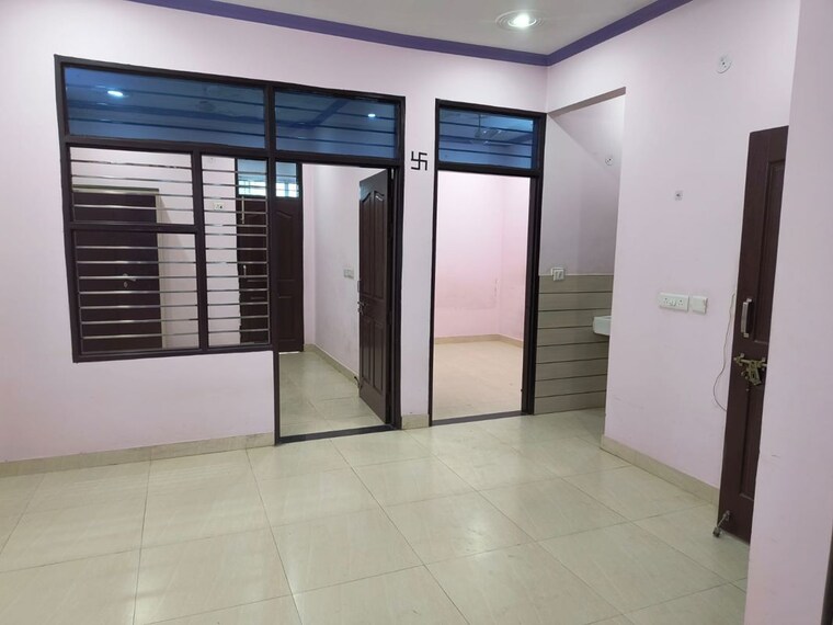 Room, sector 43 2 Bedroom 200 Sq.Yd. Builder Floor In Sector 43 Gurgaon 10424062
