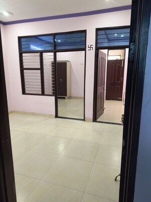 Room in 2 BHK Builder Floor at Sector 43 – for Rent