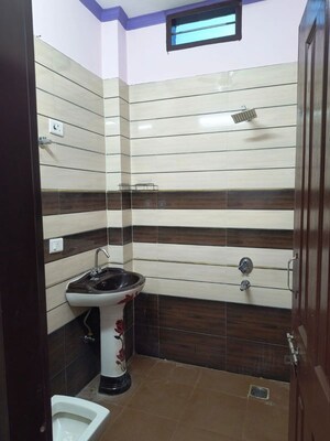 Bathroom in 2 BHK Builder Floor at Sector 43 – for Rent