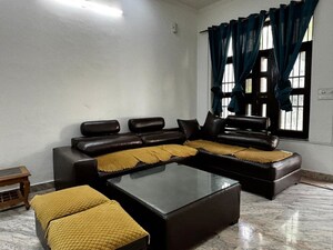 2 BHK Builder Floor For Rent in Sector 43