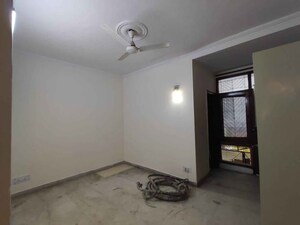 Room in 3 BHK Builder Floor at Panchsheel Extension – for Rent