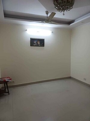 Room in 3 BHK Builder Floor at Panchsheel Extension – for Rent