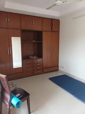 Room in 3 BHK Builder Floor at Panchsheel Extension – for Rent