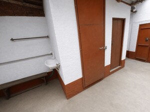  1 BHK Independent House at Alambagh – for Rent