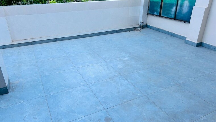 Room, sector 2 Commercial Office Space 3000 Sq.Ft. In Sector 2 Noida 10423689