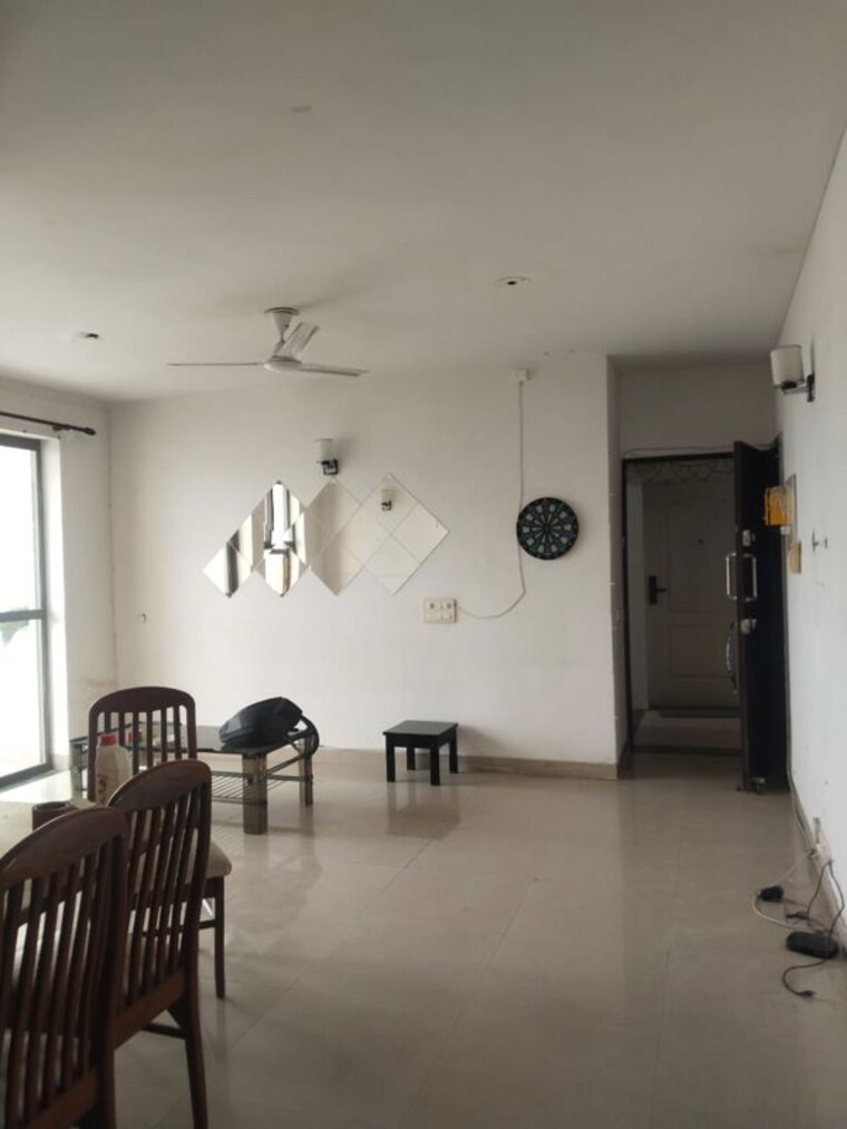 Living Room, unitech-the-residences-sector-33 3 Bedroom 1550 Sq.Ft. Apartment In Sector 33 Gurgaon 10424139