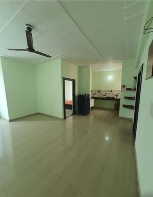 Room in 2 BHK Apartment at Majestic Delight, Gomti Nagar – for Rent