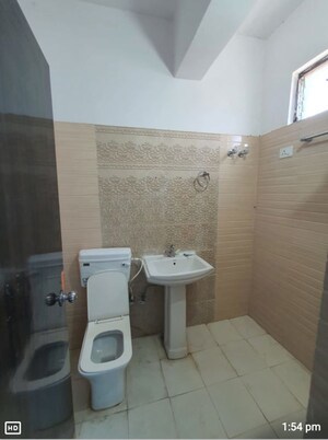 Bathroom in 2 BHK Apartment at Majestic Delight, Gomti Nagar – for Rent