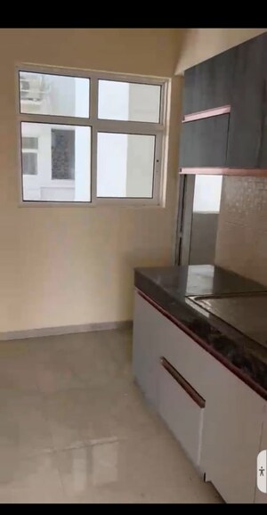Kitchen in 3.5 BHK Apartment at Experion Capital, Gomti Nagar – for Rent