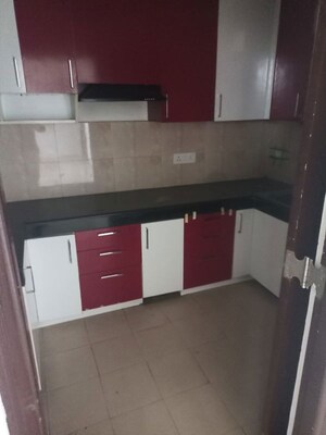 Kitchen in 3 BHK Apartment at Gomti Nagar – for Rent