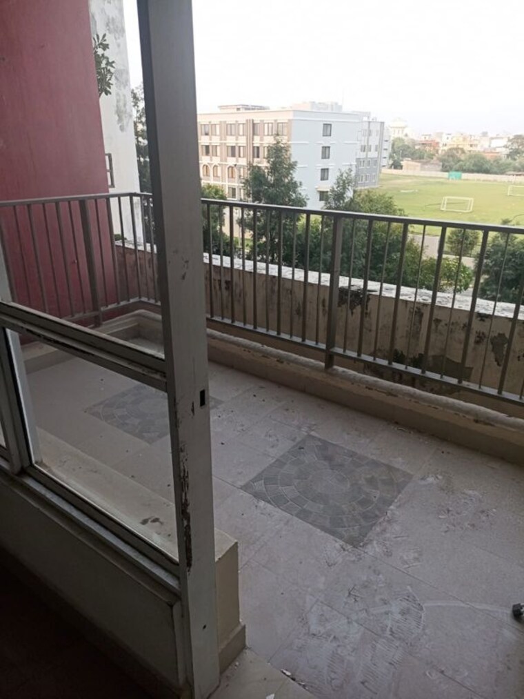 Balcony, gomti nagar 3 Bedroom 1500 Sq.Ft. Apartment In Gomti Nagar Lucknow 10424199