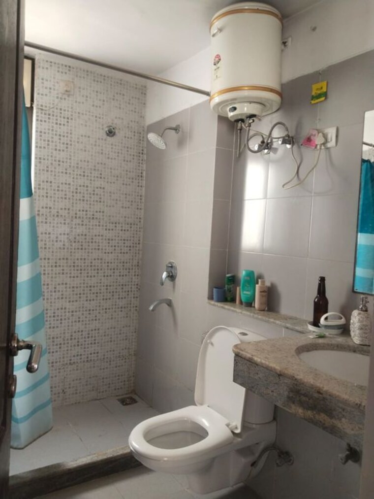 Bathroom, unitech-the-residences-sector-33 3 Bedroom 1550 Sq.Ft. Apartment In Sector 33 Gurgaon 10424168
