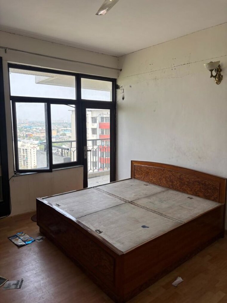 Room, awho-twin-towers-ph4 3 Bedroom 2000 Sq.Ft. Apartment In Omega I Greater Noida Greater Noida 10419882