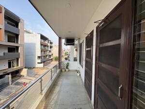 Balcony in 3.5 BHK Builder Floor at Sushant Lok 2, Sector 57 – for Rent