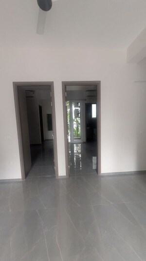 Room in 2.5 BHK Apartment at M3M Antalya Hills, Sector 79 – for Rent