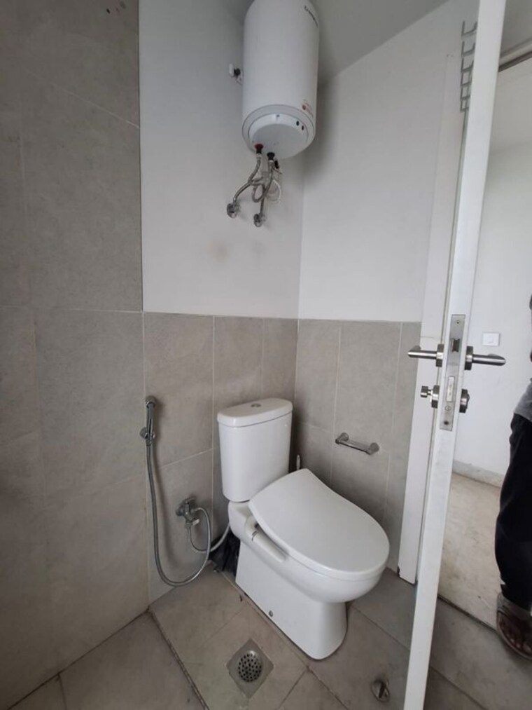 Bathroom, ireo-the-corridors 2.5 Bedroom 1595 Sq.Ft. Apartment In Sector 67a Gurgaon 10424318
