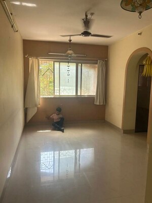 1 BHK Apartment For Rent in Dahisar East