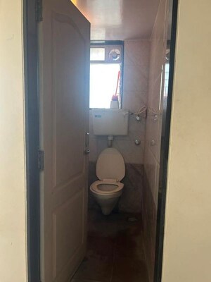 Bathroom in 1 BHK Apartment at Dahisar East – for Rent