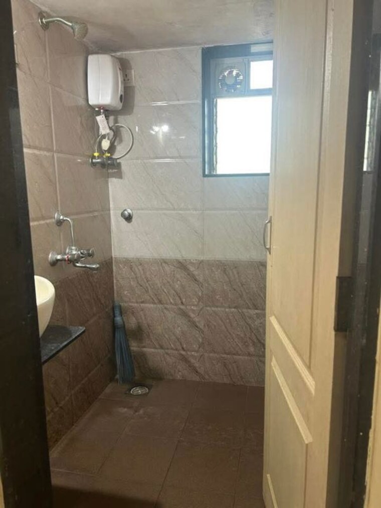 Bathroom, dahisar east 1 Bedroom 430 Sq.Ft. Apartment In Dahisar East Mumbai 10424382