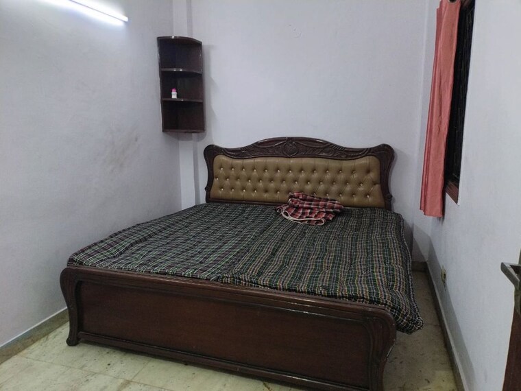 Bedroom, greater kailash i 5 Bedroom 208 Sq.Yd. Builder Floor In Greater Kailash I Delhi 10424394