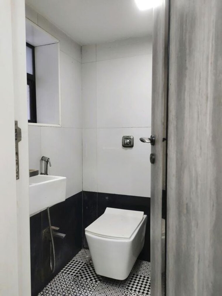 Bathroom, juhu-green-apartment 1.5 Bedroom 600 Sq.Ft. Apartment In Juhu Mumbai 10424321