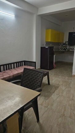1 BHK Builder Floor For Rent in Chattarpur