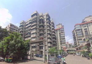  Apartment For Sale in Athwa