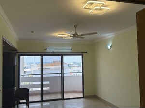 Room in 3 BHK Apartment at Rohan Vasantha, Marathahalli – for Rent