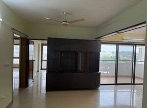Room in 3 BHK Apartment at Rohan Vasantha, Marathahalli – for Rent