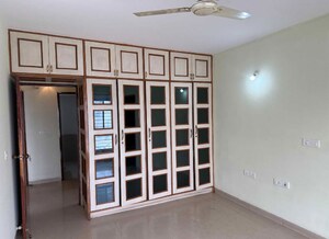 Room in 3 BHK Apartment at Rohan Vasantha, Marathahalli – for Rent