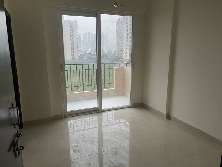 Room, signature-global-the-roselia 2 Bedroom 585 Sq.Ft. Apartment In Sector 95a Gurgaon 10424493