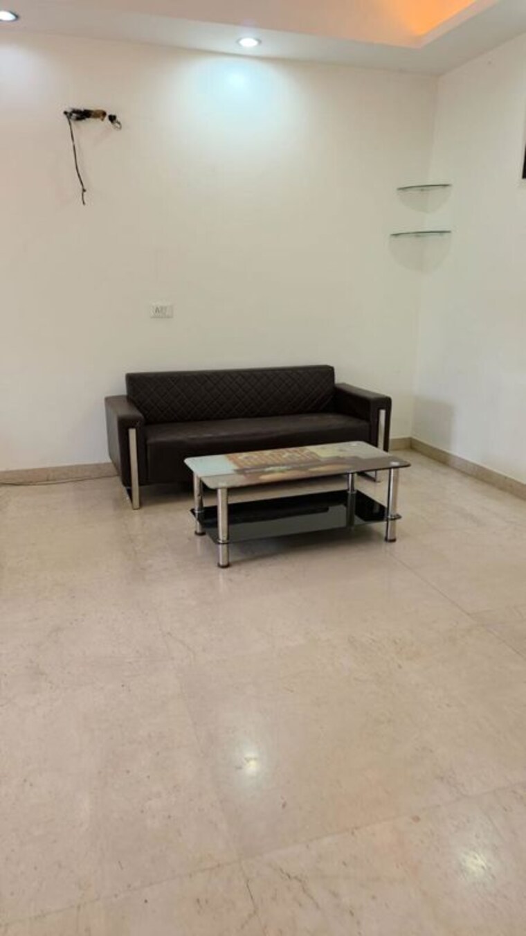 Gym, sushant lok i 3 Bedroom 215 Sq.Yd. Builder Floor In Sushant Lok I Gurgaon 10424509