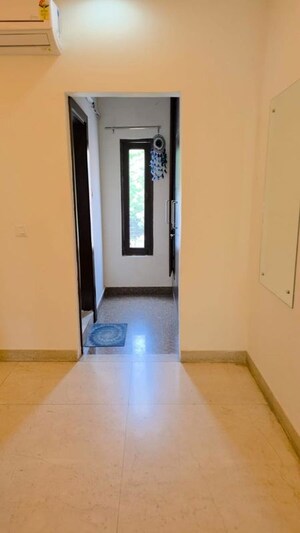 Room in 3 BHK Builder Floor at Sushant Lok I – for Rent