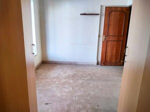 Room in  Apartment at Bandra West – for Sale
