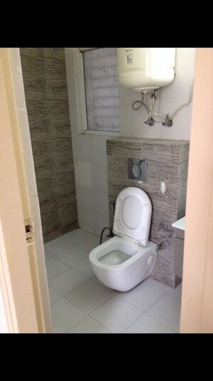 Bathroom in 3.5 BHK Apartment at Ardee City Palm Grove Heights, Sector 52 – for Sale