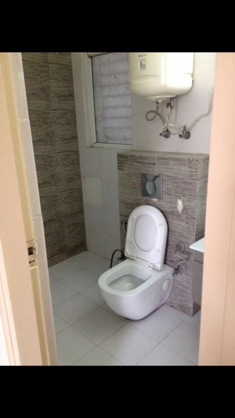 Bathroom, ardee-city-palm-grove-heights 3.5 Bedroom 2035 Sq.Ft. Apartment In Sector 52 Gurgaon 10420619